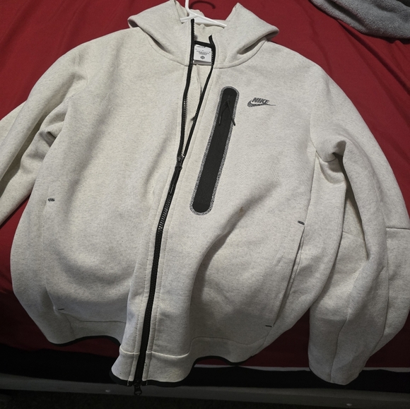 Size large nike tech fleece Bottoms and top - Picture 3 of 3